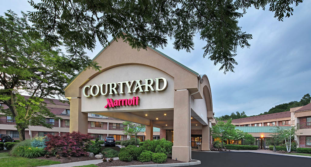 Courtyard Hartford Cromwell Hotel Exterior photo